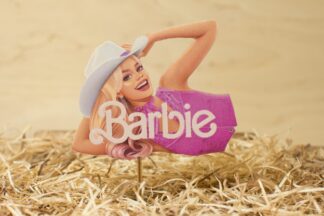 postavička barbi na tortu