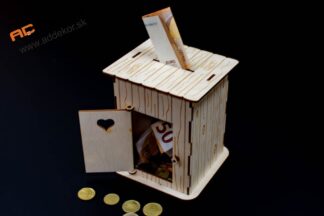 drevená latrínka ako pokladnicka