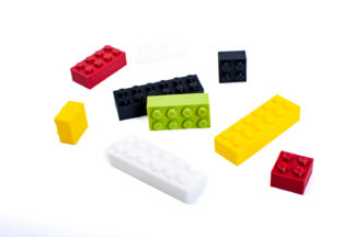 Lego kocky na tortu