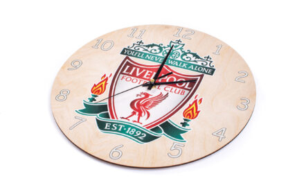 Hodiny na stenu Liverpool