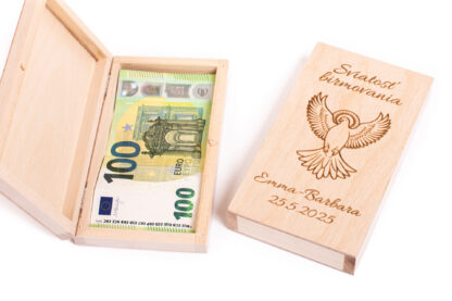 drevená krabička na peniaze na birmovku