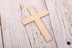 drevený krížik z preglejky
